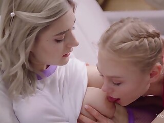 Las caricias lésbicas con lengua vuelven locas a las amigas Eva Elfie y Nancy A