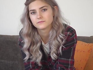 伊娃-艾尔菲的处女阴部已准备好征服成人选角界