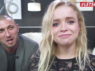 Curvou as pernas e fez uma total quebra de bunda putinha Calibri Angel