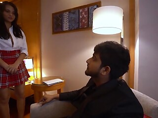 Falhou um exame e foi espancado e castigado com sexo, estudante