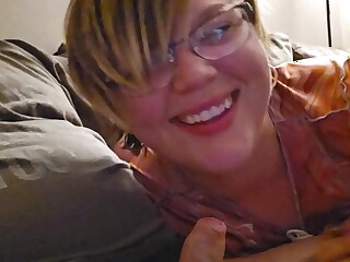 Abends Schwanz lutschen, danke Frau für den hausgemachten Blowjob!