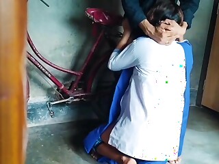 profesor indio se permitió tener sexo con una estudiante de excelencia