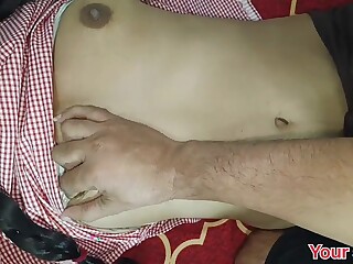 Свой первый секс я познала с учителем, лишившись девственности