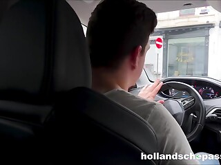 Nick yellow在厨房桌上猛干荷兰熟女