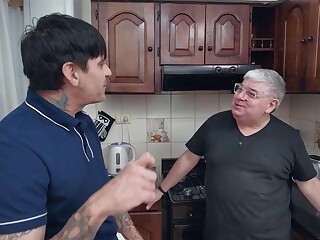 Argentinische keila bekommt brutalen küchen-anal